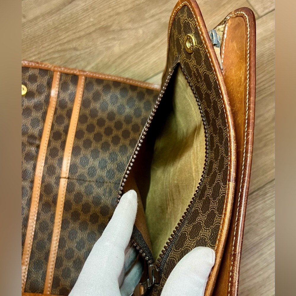 Celine Brown and Tan Clutch Bag with Vintage Leather - Picture 10 of 13